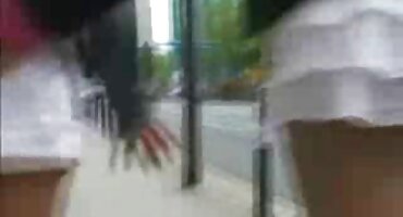 ນາງໄດ້ຢືນຂຶ້ນ cock ສຸດເພື່ອນໃນ panties ແລະ bra.