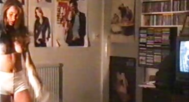 ເດັກຍິງເຮັດໃຫ້ເຂົາເຈົ້າ fuck ກັບ cock ໃຫຍ່.