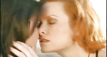 Fucking ໃນກົ້ນໄດ້ສໍາລັບການໃຊ້ເວລາທໍາອິດ.