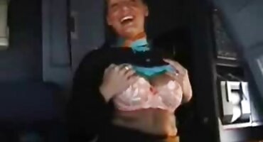 ເອົາຊະນະດ້ວຍເຕົ້ານົມທີ່ສວຍງາມ. Fucking ໃນຕຽງນອນ.