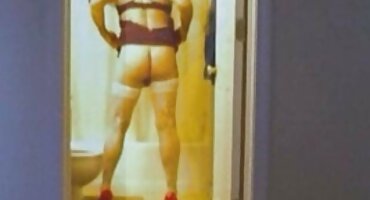 Karmen Karma ໄດ້ຮັບ fucked ໂດຍຜູ້ຊາຍສີດໍາ.