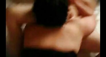 ສອງ cocks ເຈາະເຂົ້າໄປໃນ Amira Adara.