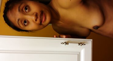 ນັກຮຽນຄົນໜຶ່ງໄດ້ເລືອກເອົາໂສເພນີອາຊີເພື່ອທຶນການສຶກສາ.