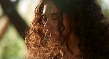 ຫນໍ່ໄມ້ສ່ວນຫຼາຍກອງປະຊຸມຄັ້ງທໍາອິດສໍາລັບການຮ່ວມເພດໃນ minibus.