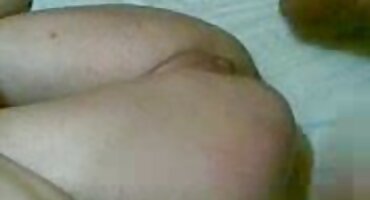 ລາວລົງໂທດເພື່ອນທີ່ມີເພດສໍາພັນ.