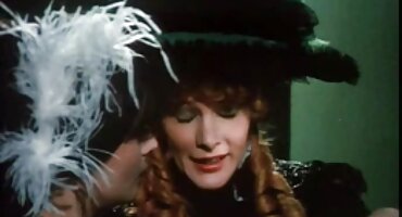 ນາຍຈ້າງສີດໍາ fucks ເລຂາທິການສີຂາວຢູ່ໃນຫ້ອງການ.