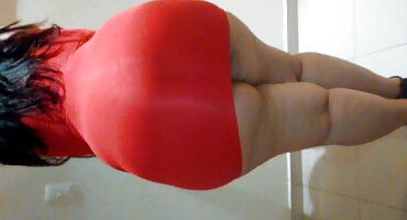 Busty ຂ້ອນຂ້າງຍາວຢູ່ໃນ cock ຂອງຜູ້ຊາຍ mustachioed ໄດ້.