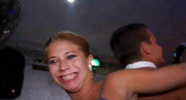 ຄວາມງາມ provokes ຜູ້ຊາຍທີ່ຈະ fuck.