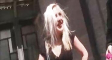 ການທໍາພືນ bitch ໃນຕຽງນອນ.