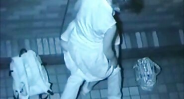 Dana ມີເພດສໍາພັນກັບຄົນຝຣັ່ງໃນສວນ.