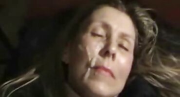 Lana ro fa ໄດ້ຮັບກົ້ນຂອງນາງ fucked ກັບຄູຝຶກສອນ.