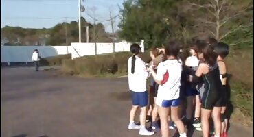 ສີດໍາດຶງ Valentina Nappi ສຸດ cock ສີດໍາ.