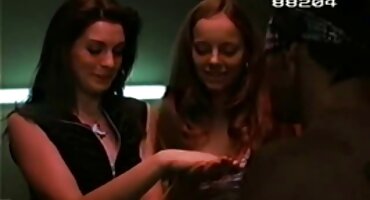 ຊ່ອງຄອດ Masturbation ກັບ vibrator ກ່ອນນອນ.