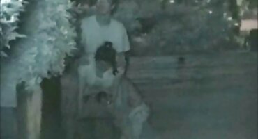 ເດັກຍິງເປືອຍກາຍ.