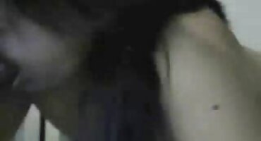 ເດັກຍິງ fucks ກັບຜູ້ຊາຍທີ່ໂຫດຮ້າຍ.