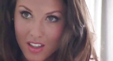 ລາວເຮັດຫນ້າກາກຂອງ cum ຫຼັງຈາກຮ່ວມເພດໃນກົ້ນ.