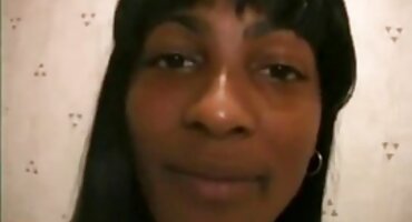 J Ohnn Kid Kid ໄດ້ shoves dick ໃນບ້ານໃກ້ເຮືອນຄຽງສີດໍາໄດ້.