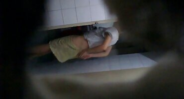 Stepmom ພໍໃຈກັບ stepson ກັບ pussy.