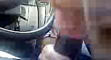 ຮິມຝີປາກ Loll ຂີ່ໄກ່.