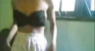 Stepbrother films ຄວາມສໍາພັນຂອງແມ່ຍິງຍີ່ປຸ່ນທີ່ມີອາຊີໃນກ້ອງຖ່າຍຮູບ.