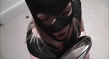 Cock ໃນຫູກະຕ່າຍ.