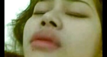 ແມ່ຍິງສີດໍາແມ່ນຢູ່ໃນຄວາມສໍາພັນກັບ dude ສໍາລັບການຮ່ວມເພດ.