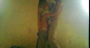 ນັກຕີກອງ ricotta ກັບນັກຮ້ອງດ່ຽວ.