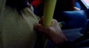 ເດັກຍິງ promiscuous provokes ພະນັກງານທີ່ຈະມີເພດສໍາພັນ.