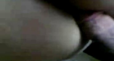 Cock ໃຫຍ່ຂອງລາວເຕັມໄປ pussy ຂອງນາງ.