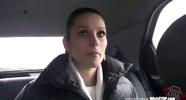 ແມ່ຍິງໄຂມັນ fucked ໂດຍສີດໍາໃນການຫລໍ່.