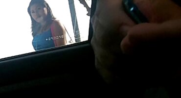 Slut somersaults ໃນຫ້ອງນອນທີ່ມີ hahal.