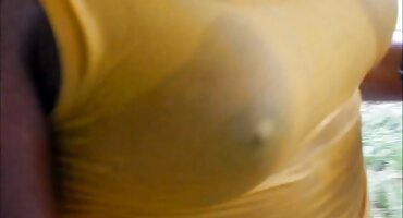 ຊາວຫນຸ່ມໄດ້ຖືກສອນໃຫ້ດູດ.