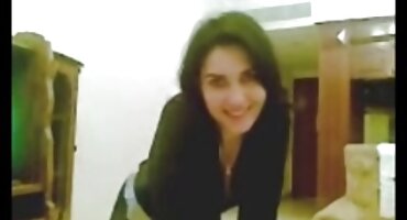 ເດັກຍິງໄດ້ fucks ໃນ asshole ກັບຄົນຮັກຂອງນາງ.