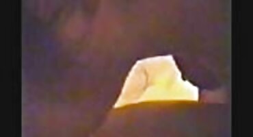 ລາວລົງໂທດເດັກນ້ອຍນັກຮຽນດ້ວຍ blowjob ເລິກທີ່ມີ ejaculation.