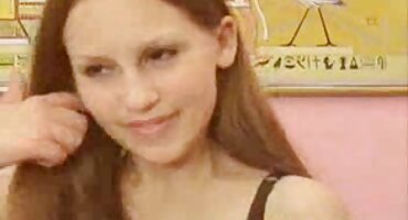 ແມ່ຍິງມັກແມ່ໃນຫນຶ່ງ y