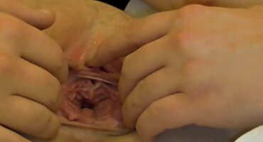 ເດັກຍິງ fucks ໃນຕຽງນອນກັບ Negritos.