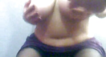 Nicole Sage ໄດ້ຮັບເງິນສໍາລັບເຊື້ອອະສຸຈິໃນດັງຂອງນາງ.