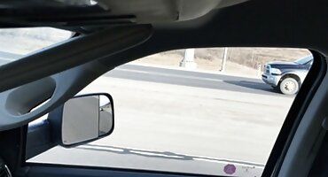 ການພົບປະຍິງມັກແມ່ທີ່ເປັນມິດສິ້ນສຸດລົງດ້ວຍການຮ່ວມເພດ.