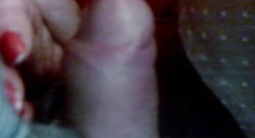 ຜູ້ຊາຍ fucks ແມ່ຍິງສີດໍາແລະສອງເດັກຍິງສີຂາວ.