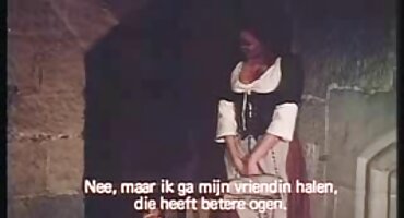 ລາວດູດ cock,ປີນຂຶ້ນເທິງ bolt ໃນການຫລໍ່.