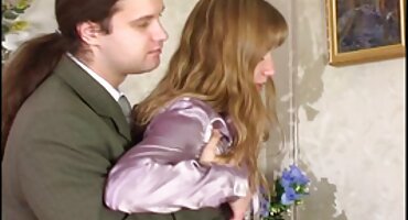 ການຮ່ວມເພດລັດເຊຍໃນສວນສາທາລະນະກັບເດັກຍິງຫນຸ່ມ.