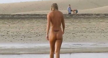 Gangbang ຂອງຜູ້ເຊົ່າທີ່ມີ hostess ແລະຫມູ່ເພື່ອນ.