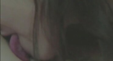 Jock ຫົວລ້ານ fucks ຄວາມງາມແລະ unloads ເຊື້ອອະສຸຈິສຸດມີຂົນຂອງນາງ.