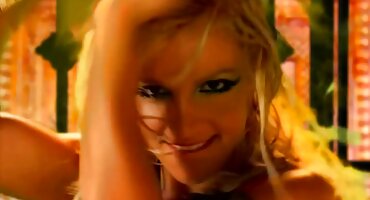 Cock ໃຫຍ່ເປົ່າພໍດີກັບປາກແລະຫີຂອງ Leda lotharia.