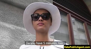 ທະນາຄານເພັດມັກ cock ສີດໍາຂອງເອື້ອຍສີດໍາ.