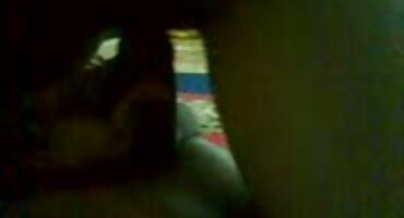 Mulatto ດູດ cock ສີຂາວຍາວ.