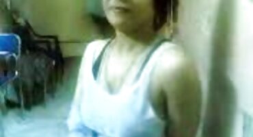 Pussy ນິ້ວມື Chubby ຢູ່ຄົນດຽວ.